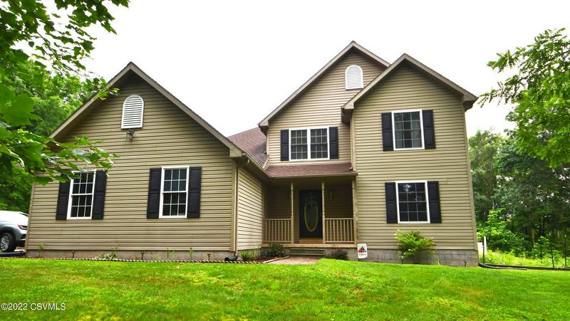 <p style="font-size: 30px; margin-bottom: 5px;"><b>$429,000</b></p><p style="font-size: 20px; margin-bottom: 10px;"><b>3 Glenwood Dr, Bloomsburg, PA 17815</b></p>Three Story Style   |   4 Beds   |   4 Baths<br>2488 Ft²   |   Built in 2001